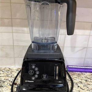 Vitamix Black Blender
